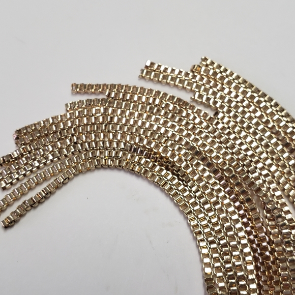 Bag Charm gold tassel / key chain. - Picture 2 of 5